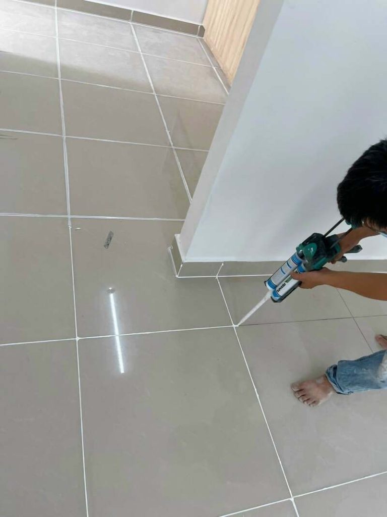 Giá bán keo Epoxy HCM: Những yếu tố ảnh hưởng đến chi phí