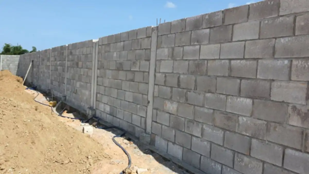 Gạch không nung lại phù hợp với những công trình cụ thể, từ nhà ở dân dụng, công trình công cộng cho đến các công trình công nghiệp.