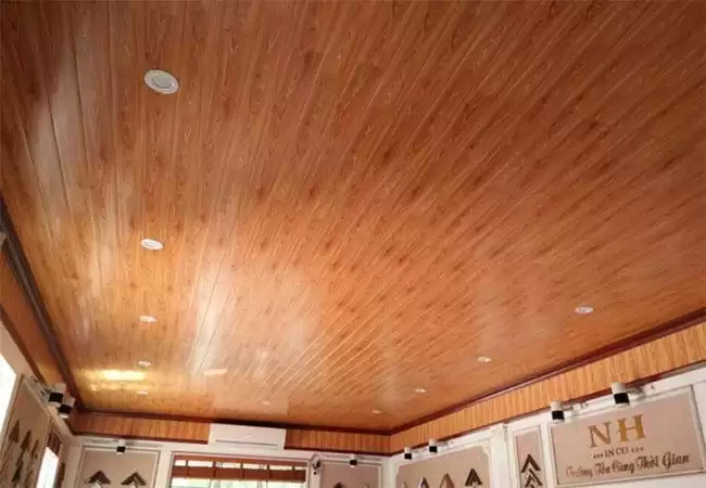Lựa chọn la phông nhựa giả gỗ phù hợp