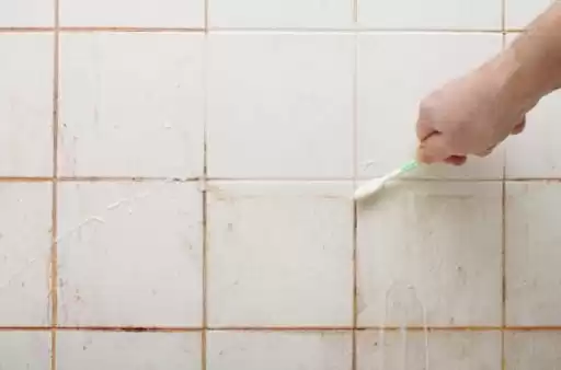 Cách xử lý ron gạch bị ố vàng triệt để