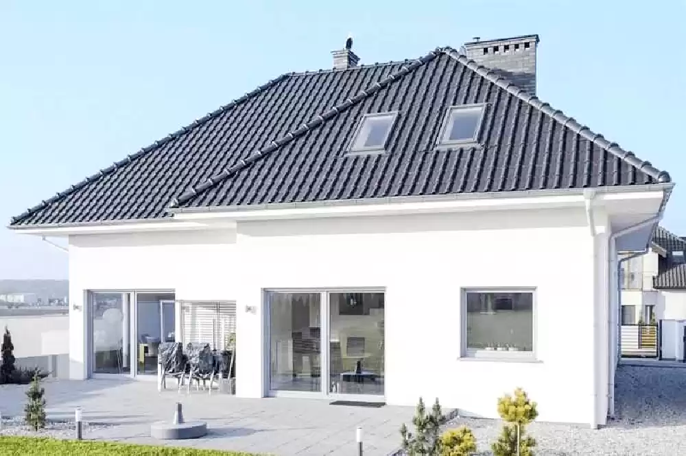 Nhà mái dốc Nhật thanh thoát, cân đối