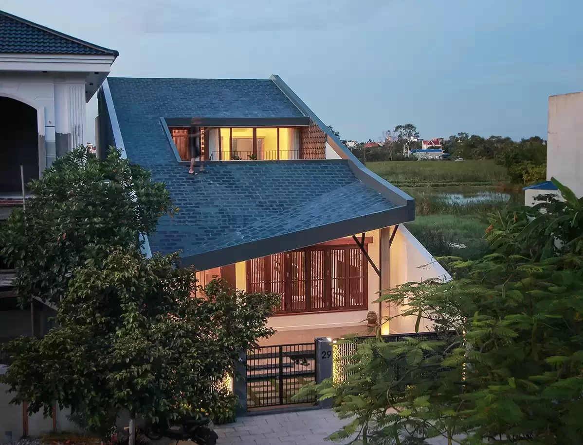 Nhà mái dốc Thái pha hiện đại