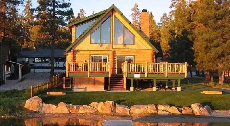 Nhà mái dốc kiểu Bắc Âu (Scandinavian Roof)