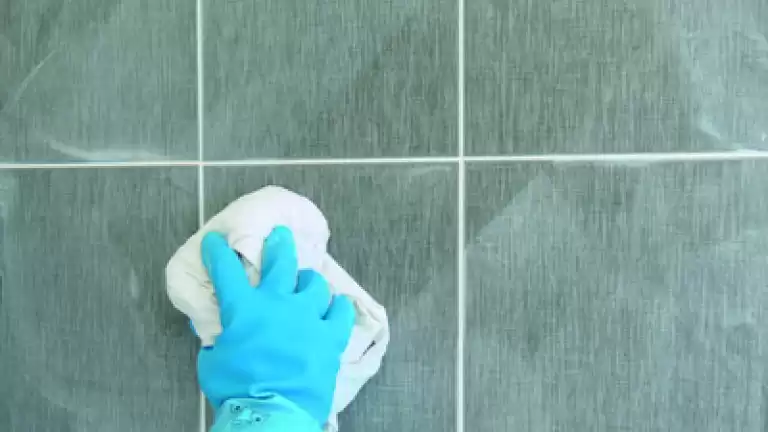 Vệ sinh sau khi hoàn thành thi công keo chít mạch