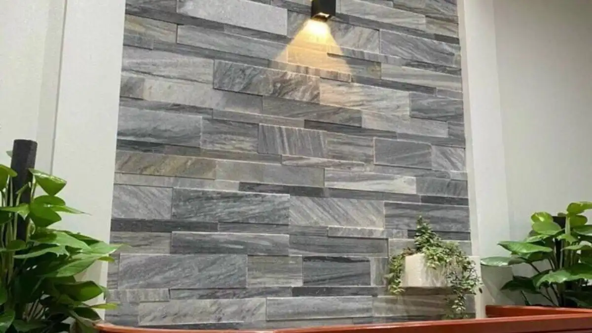 ạch thẻ xám dễ dàng phối hợp với các nội thất khác và mang lại sự gọn gàng, sạch sẽ.